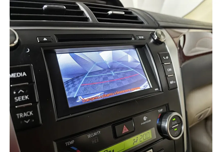 Toyota Camry 2.5 AT (181 л.с.) Черный в АВИЛОН. Слайд №20 Toyota Camry 2.5 AT (181 л.с.) Черный в АВИЛОН. Слайд №20