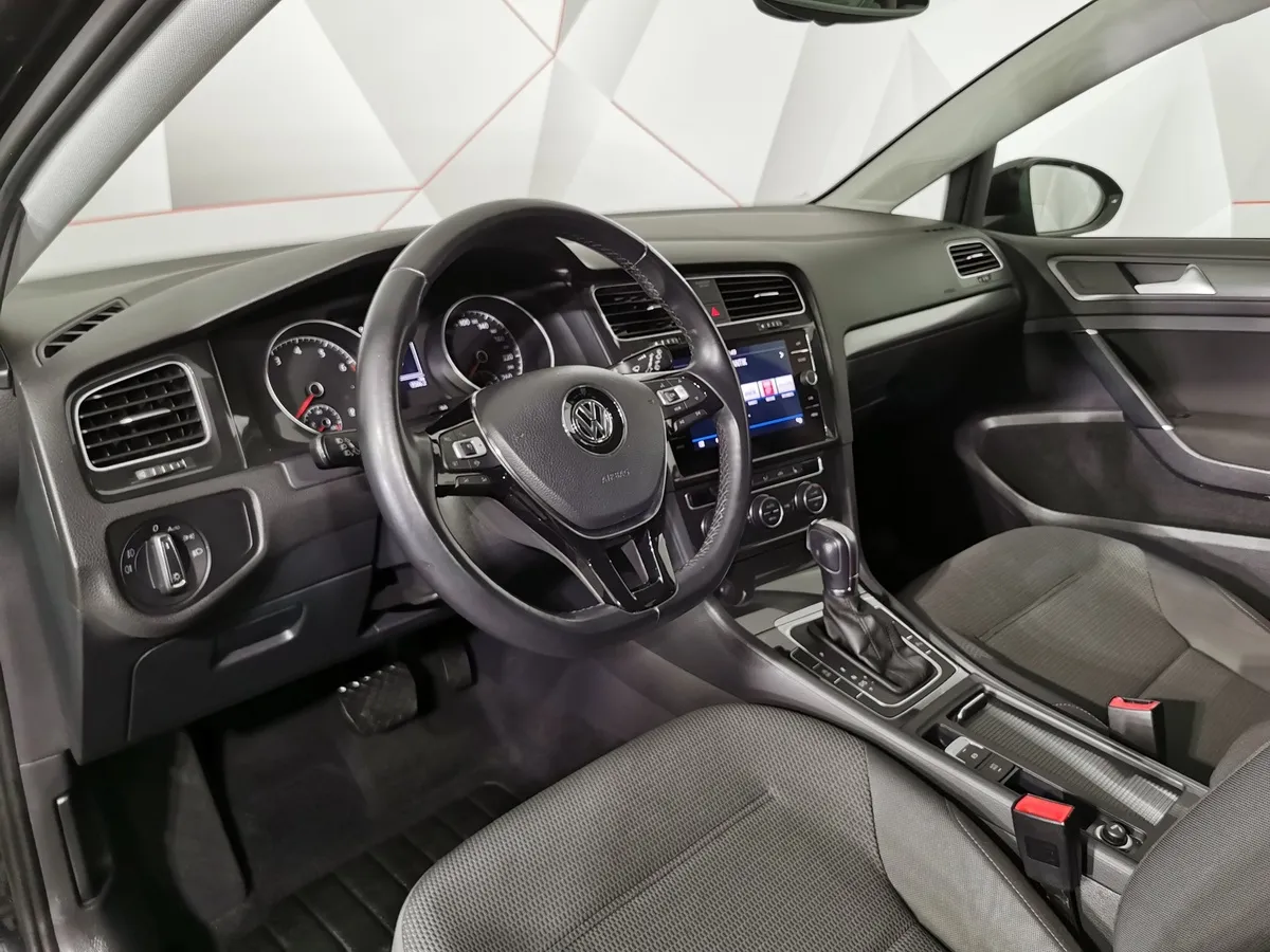 Volkswagen Golf 1.5 TSI DSG (130 л.с.) Черный в АВИЛОН. Слайд №18