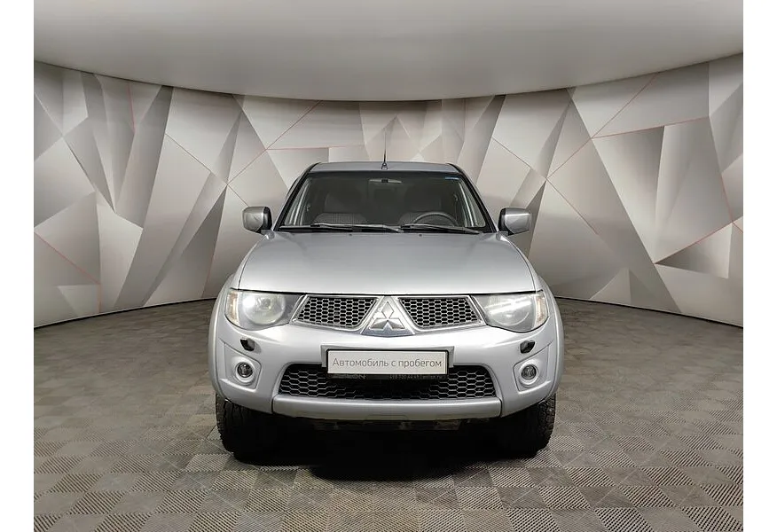 Mitsubishi L200 2.5 DI-D MT 4WD (136 л.с.) Серебристый в АВИЛОН. Слайд №7