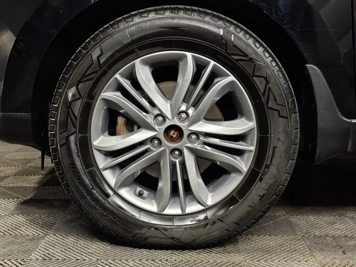 Hyundai ix35 2.0 AT 4WD (150 л.с.) Comfort Черный в АВИЛОН. Слайд №9