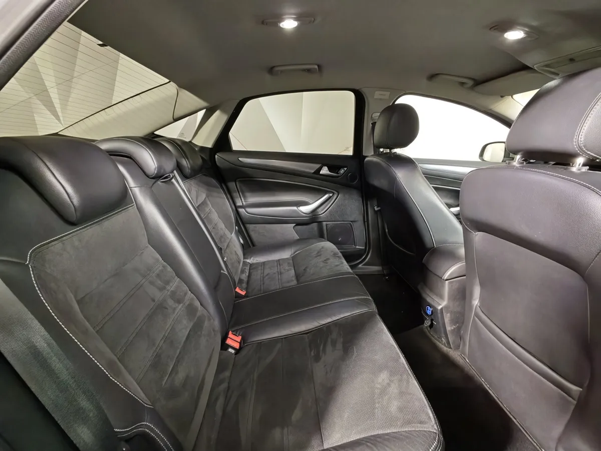 Ford Mondeo 2.0 EcoBoost PowerShift (200 л.с.) Titanium Серебристый в АВИЛОН. Слайд №14