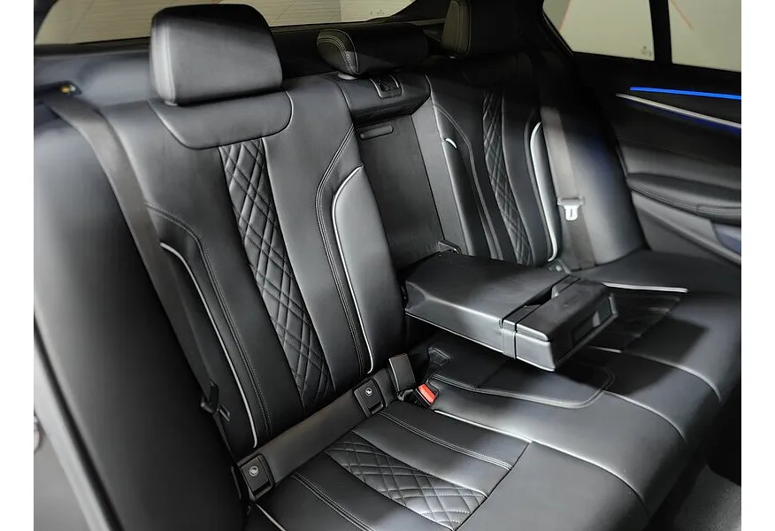 BMW 5 серия 530d xDrive Steptronic (249 л.с.) Base (Локальная сборка) Серый в АВИЛОН. Слайд №14