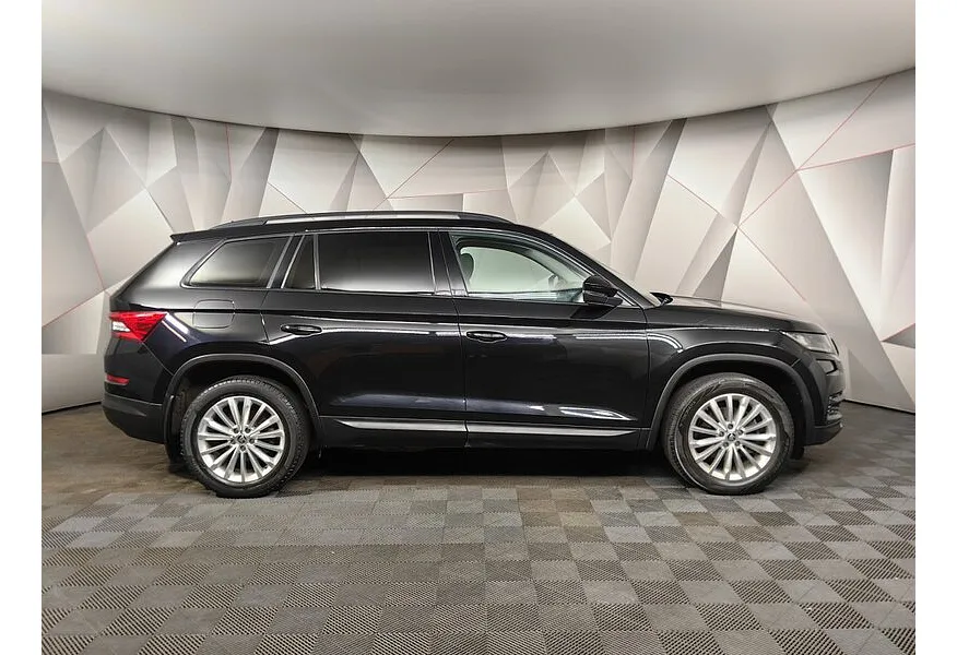 АВИЛОН - Skoda Kodiaq 2.0 TDI DSG 4X4 (150 л.с.) Черный - slide 3