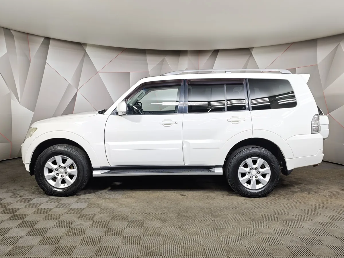 Mitsubishi Pajero 3.0 AT AWD (174 л.с.) Ultimate S46 Белый в АВИЛОН. Слайд №5