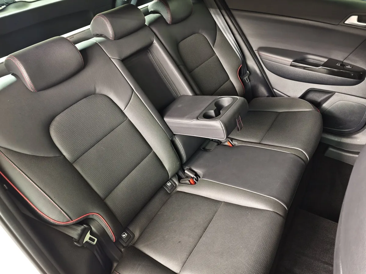 Kia Sportage 2.4 AT 4WD (184 л.с.) GT Line Белый в АВИЛОН. Слайд №17