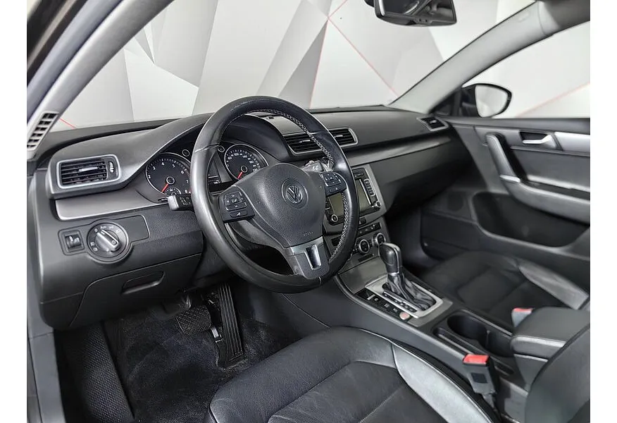 Volkswagen Passat 1.8 TSI DSG (152 л.с.) Коричневый в АВИЛОН. Слайд №19