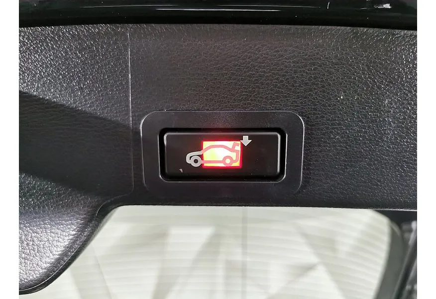 BMW X6 xDrive40d AT (306 л.с.) Черный в АВИЛОН. Слайд №17