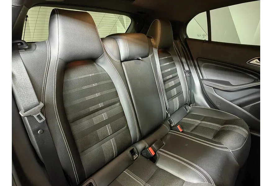 Mercedes-Benz GLA 250 7G-DCT 4MATIC (211 л.с.) Особая серия Серый в АВИЛОН. Слайд №17