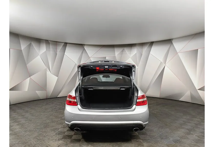 Mercedes-Benz E-Класс E 250 T BlueEfficiency 7G-Tronic Plus (204 л.с.) Серебристый в АВИЛОН. Слайд №12
