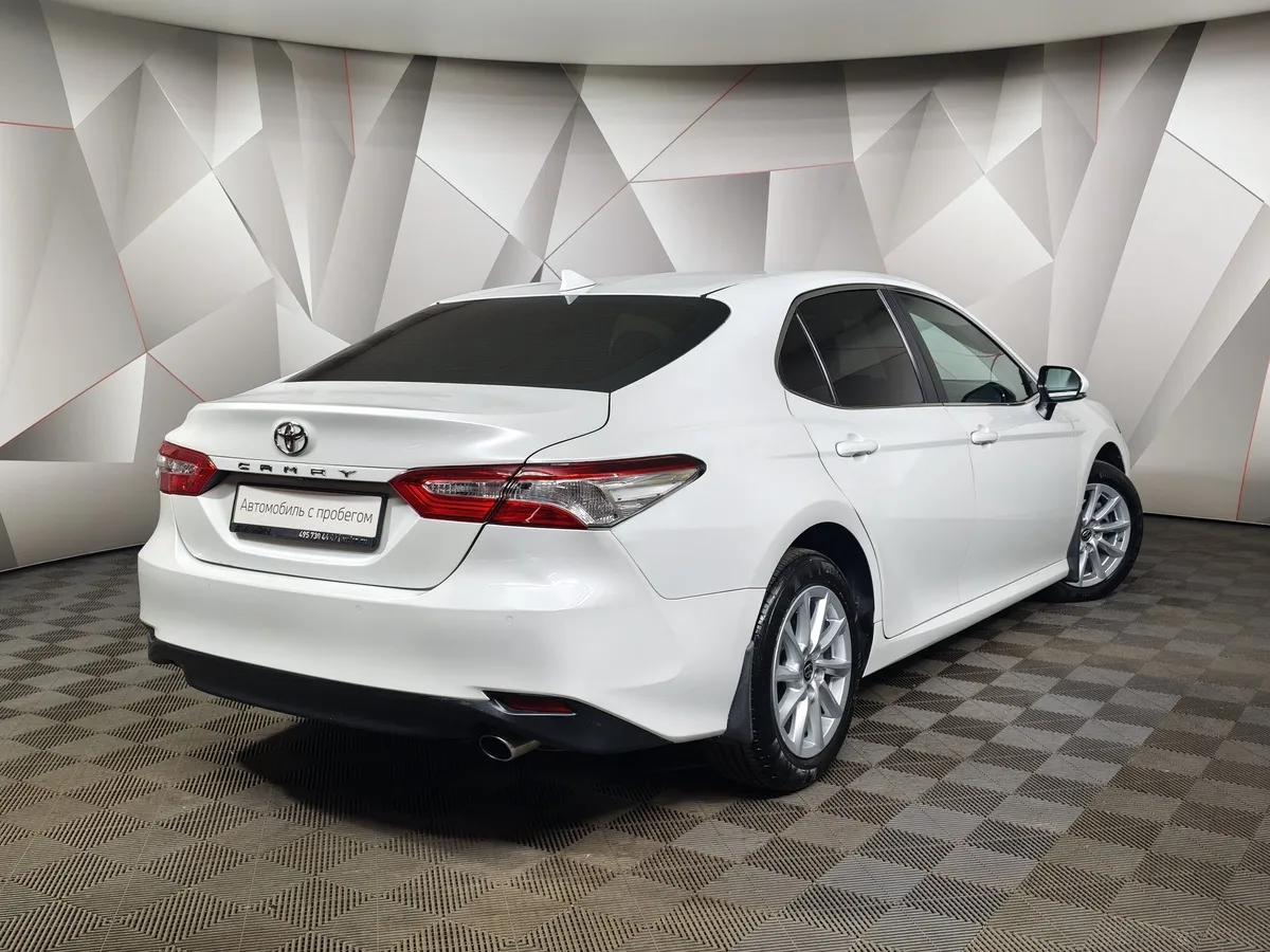 Toyota Camry 2.5 AT (200 л.с.) Prestige Safety Белый в АВИЛОН. Слайд №2