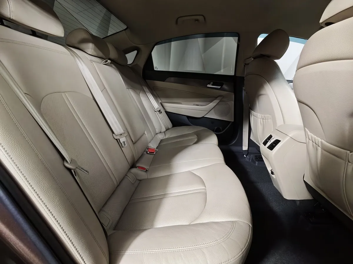 Hyundai Sonata 2.4 GDi AT (188 л.с.) Lifestyle Коричневый в АВИЛОН. Слайд №16