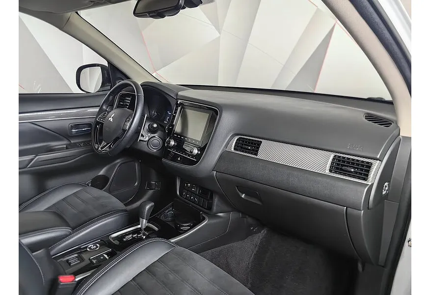 АВИЛОН - Mitsubishi Outlander 2.4 CVT 4WD (167 л.с.) Белый - slide 8