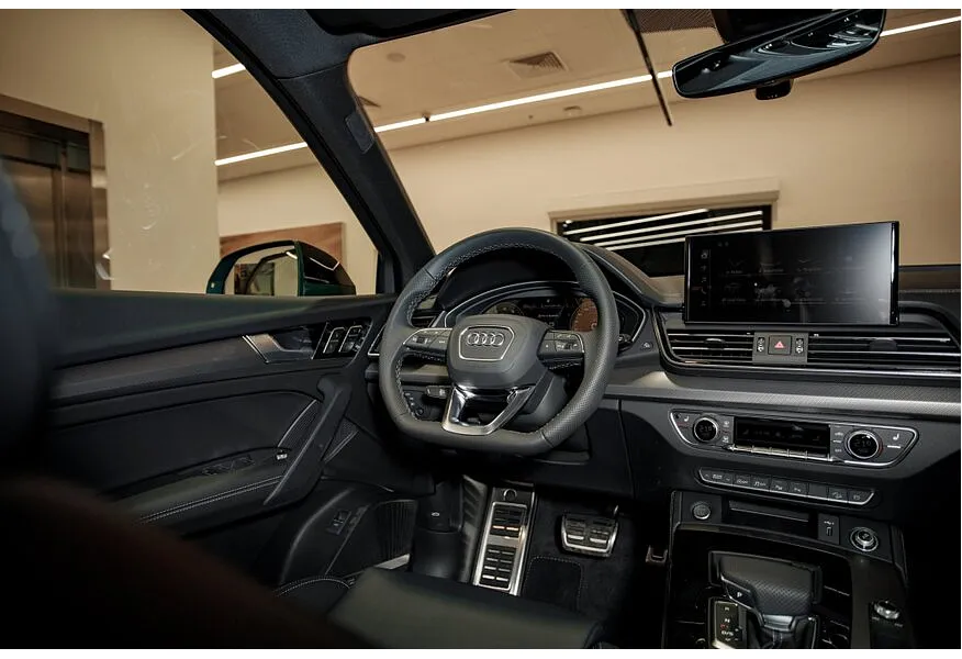 Audi Q5 L 2.0 TFSI S tronic quattro (245 л.с.) Luxury Dynamic Черный в АВИЛОН. Слайд №12