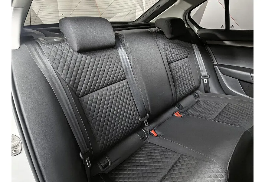 АВИЛОН - Skoda Octavia 1.4 TSI MT (150 л.с.) Hockey Edition Белый - slide 11