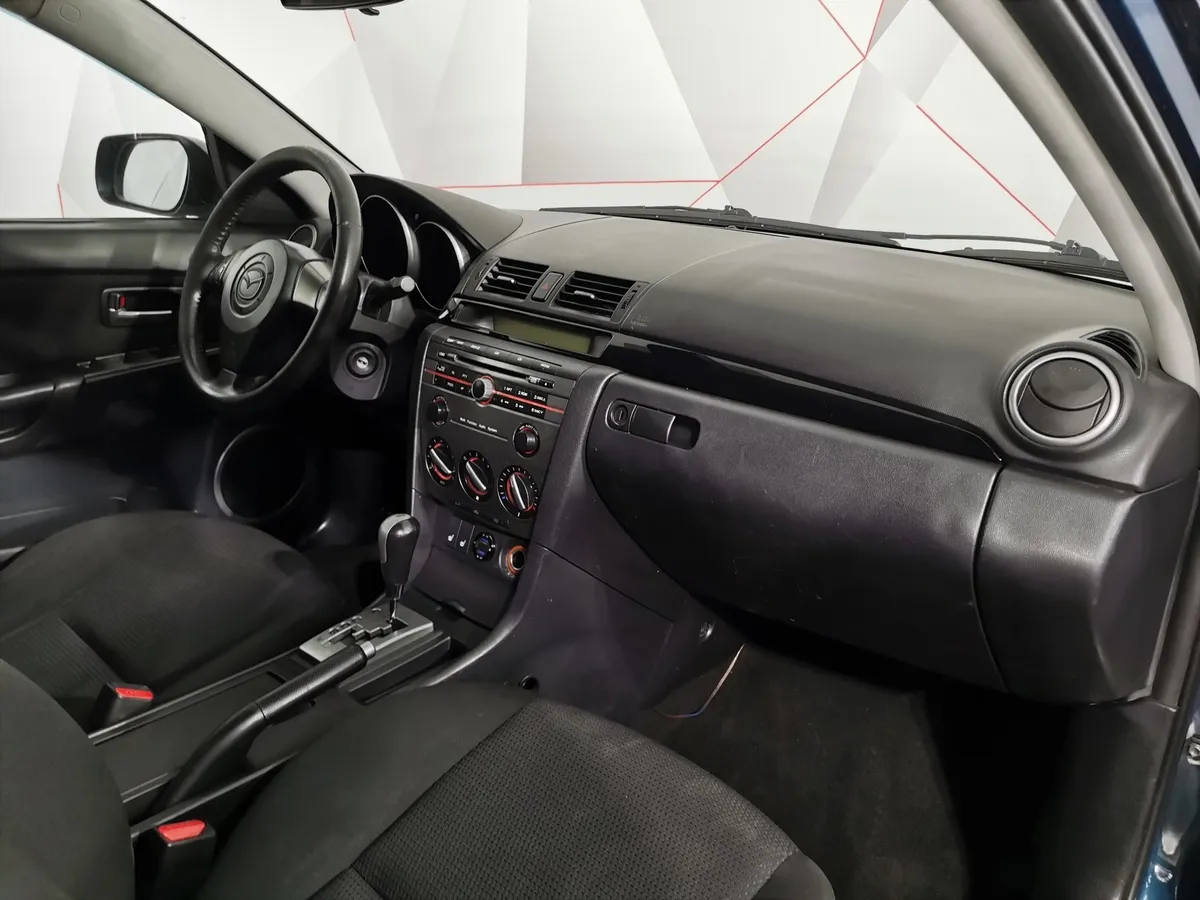 Mazda 3 1.6 AT (105 л.с.) Зеленый в АВИЛОН. Слайд №11