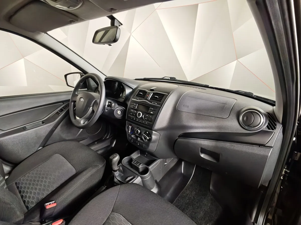 ВАЗ (Lada) Granta 1.6 MT 16кл (106 л.с.) Черный в АВИЛОН. Слайд №13