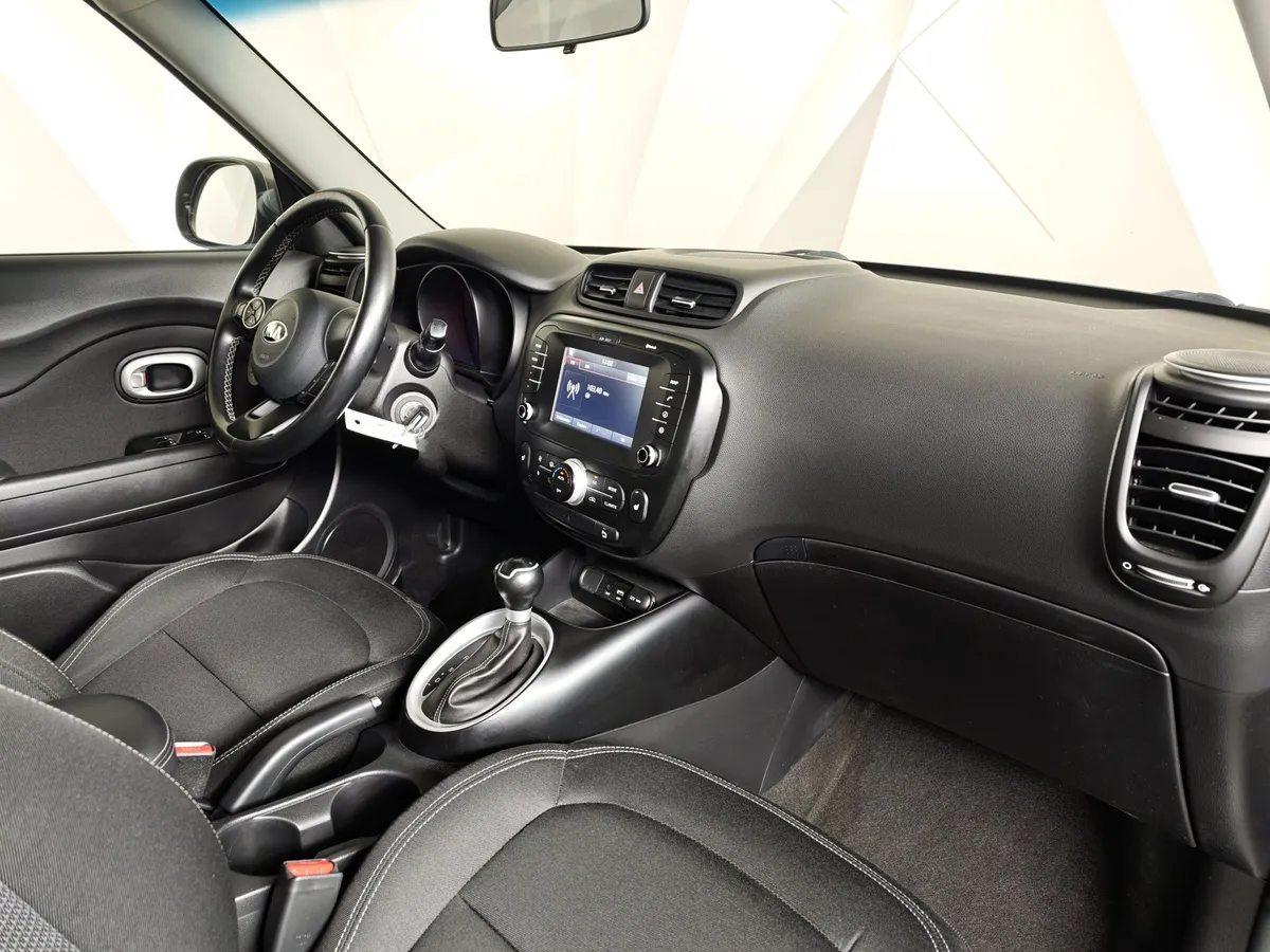 Kia Soul 1.6 GDI AT (132 л.с.) Classic Серебристый в АВИЛОН. Слайд №12