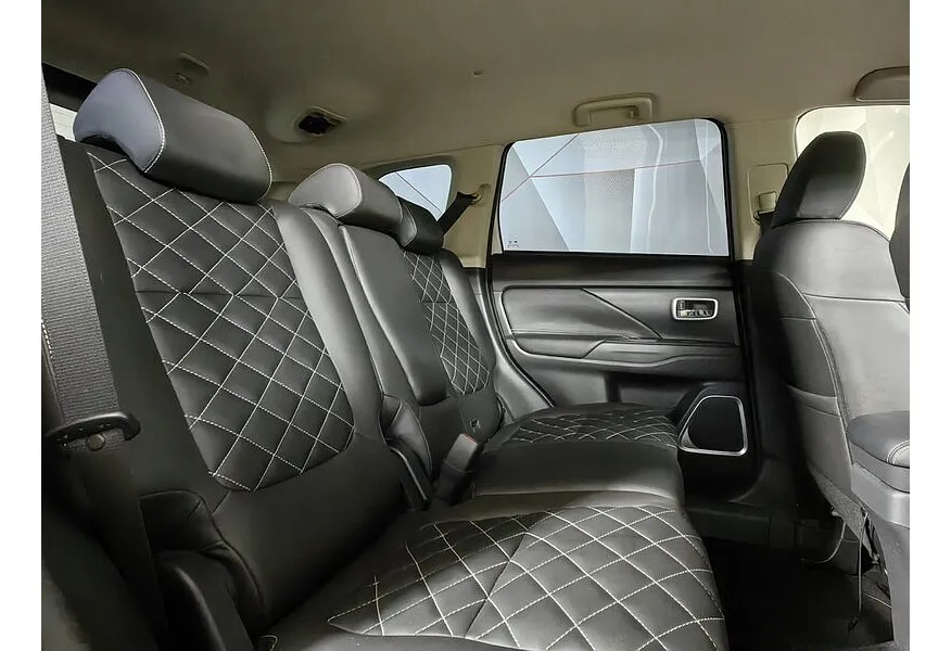 Mitsubishi Outlander 2.0 CVT (146 л.с.) Invite Белый в АВИЛОН. Слайд №15