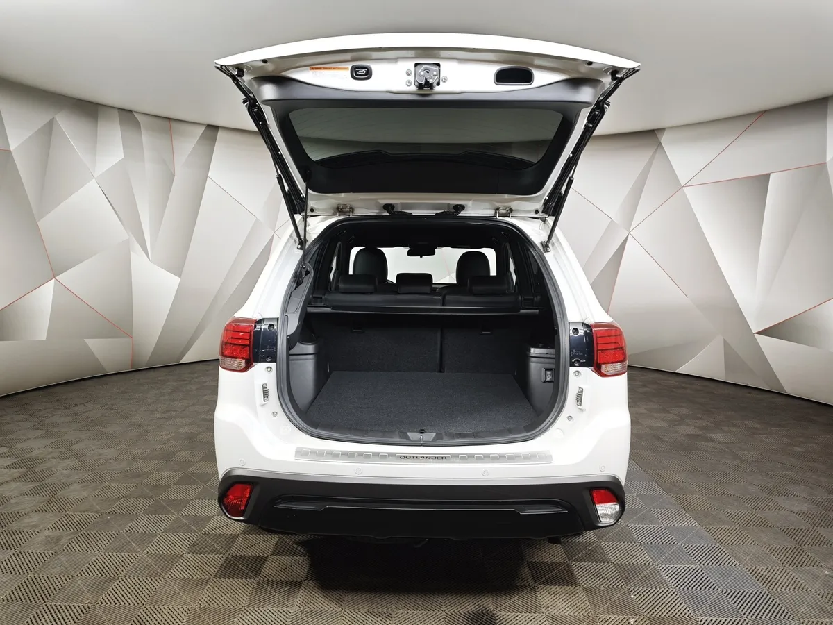 Mitsubishi Outlander 2.0 MIVEC CVT 4WD (146 л.с.) Instyle Комбинированный в АВИЛОН. Слайд №12