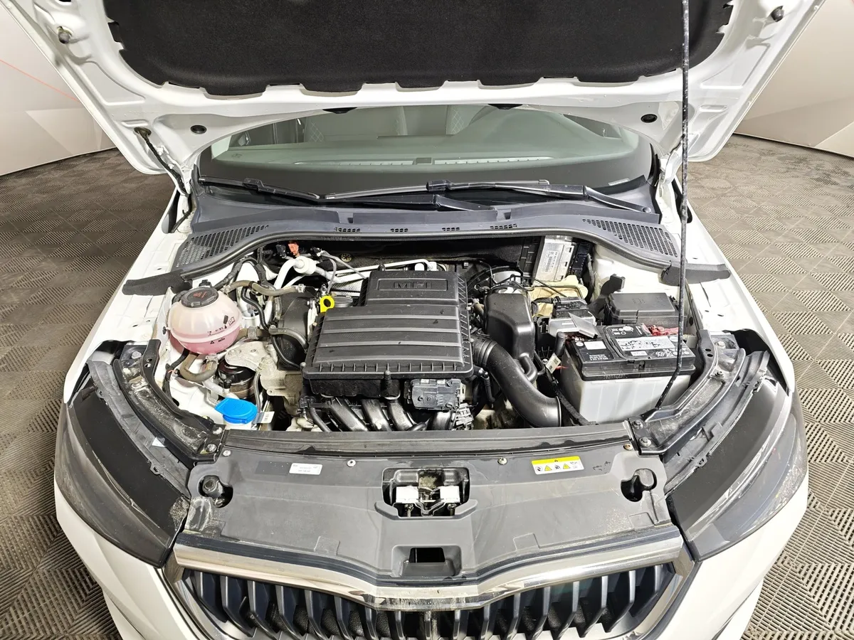 Skoda Rapid 1.6 AT (110 л.с.) Белый в АВИЛОН. Слайд №11