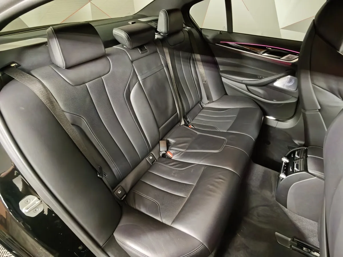 BMW M5 4.4 Steptronic xDrive (625 л.с.) SE Черный в АВИЛОН. Слайд №14
