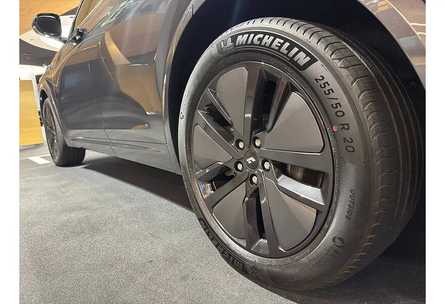 Li Auto L7 1.5 AT 4WD (449 л.с.) Ultra Серый в АВИЛОН. Слайд №15