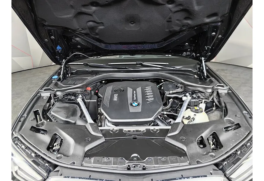 BMW 5 серия 530d xDrive Steptronic (249 л.с.) M Sport Plus Черный в АВИЛОН. Слайд №10