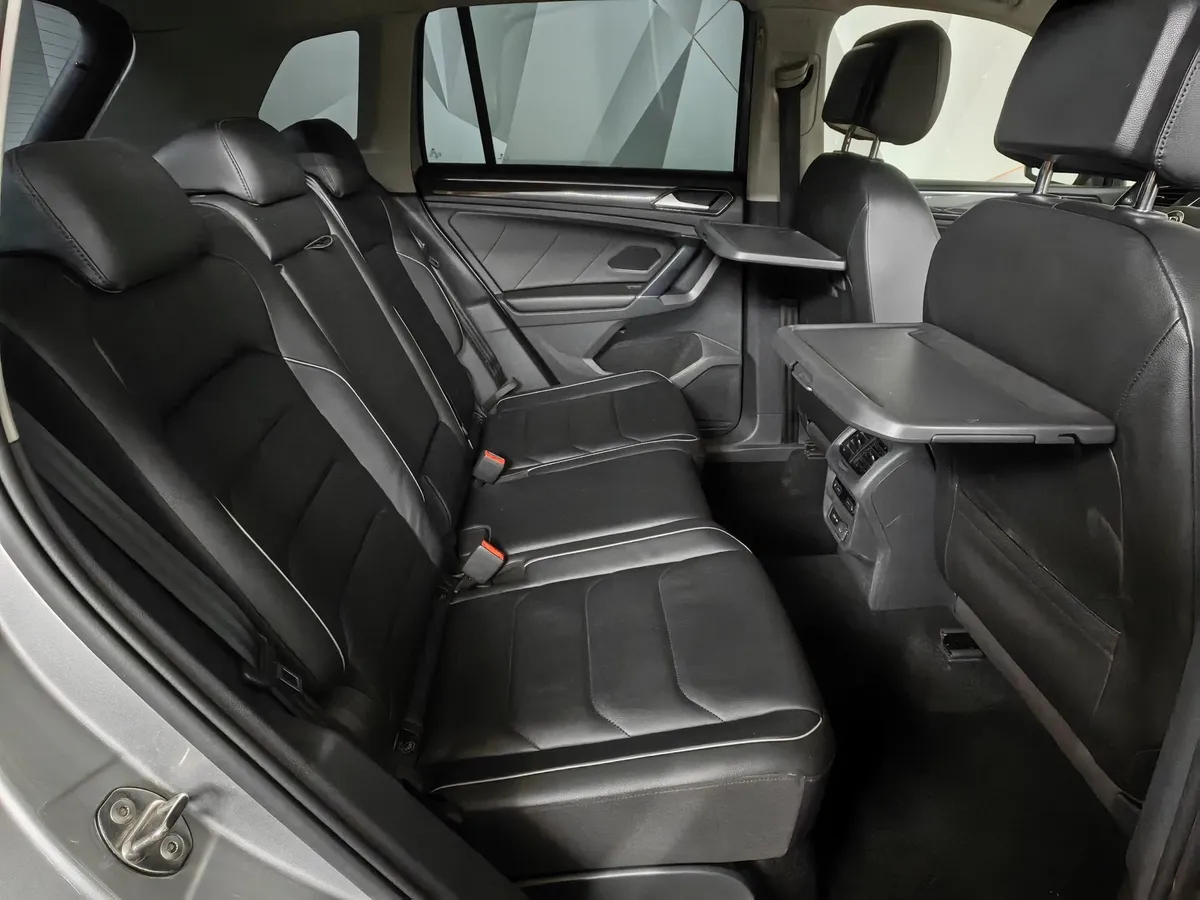 Volkswagen Tiguan 2.0 TDI 4Motion AT (140 л.с.) Track & Field Серебристый в АВИЛОН. Слайд №15