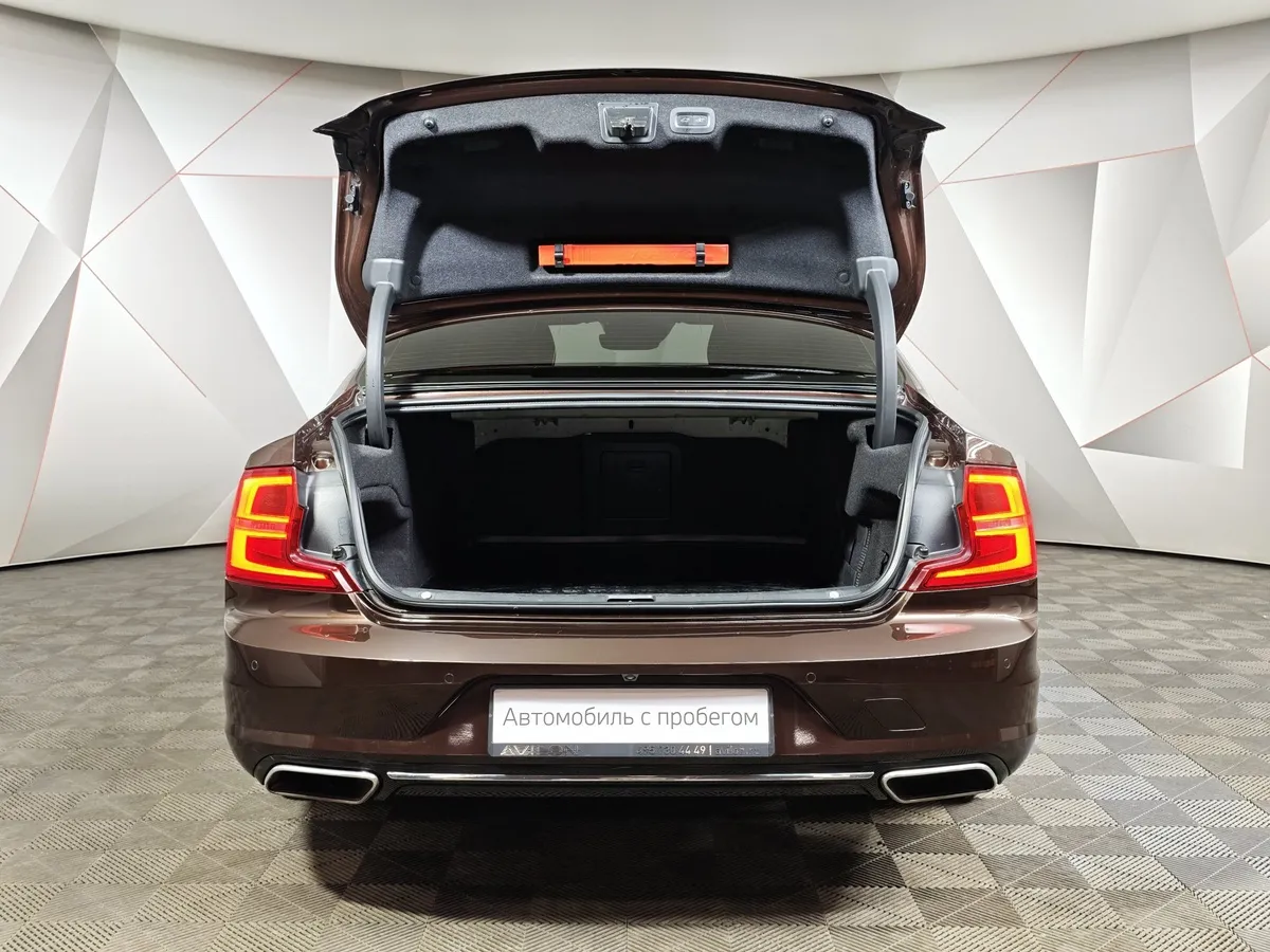 Volvo S90 2.0 T4 Drive-E AT (190 л.с.) Inscription Коричневый в АВИЛОН. Слайд №12