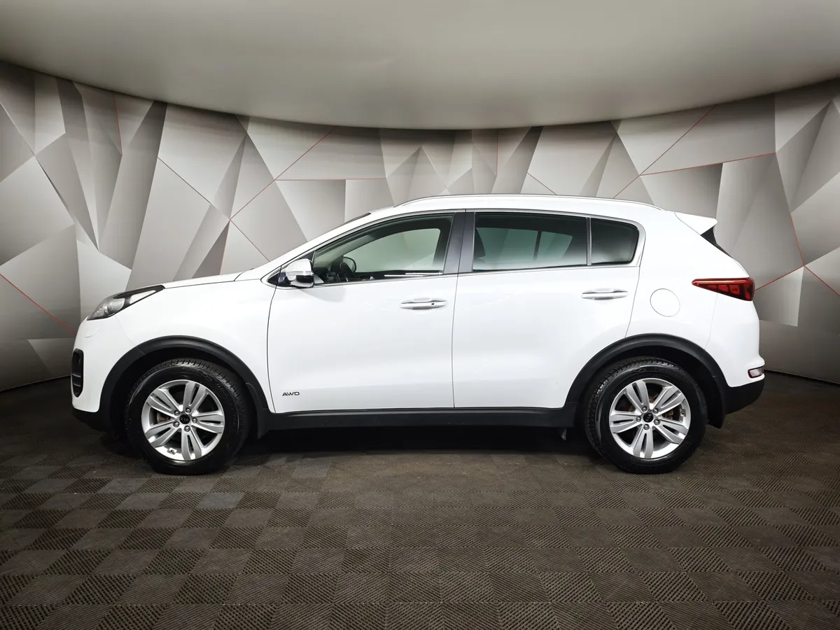 Kia Sportage 2.0 AT 4WD (150 л.с.) Luxe Белый в АВИЛОН. Слайд №5