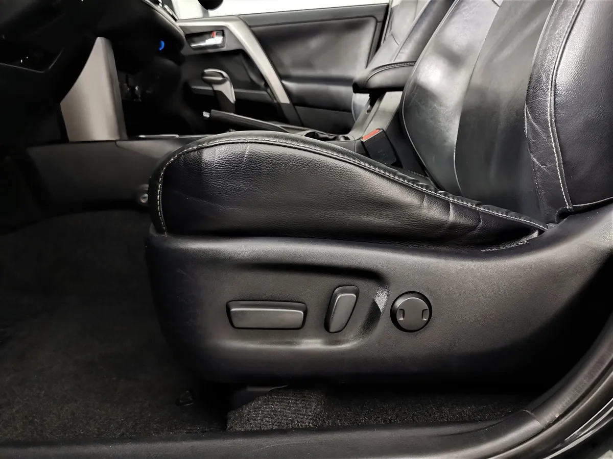 Toyota RAV4 2.0 CVT AWD (146 л.с.) Классик Черный в АВИЛОН. Слайд №20