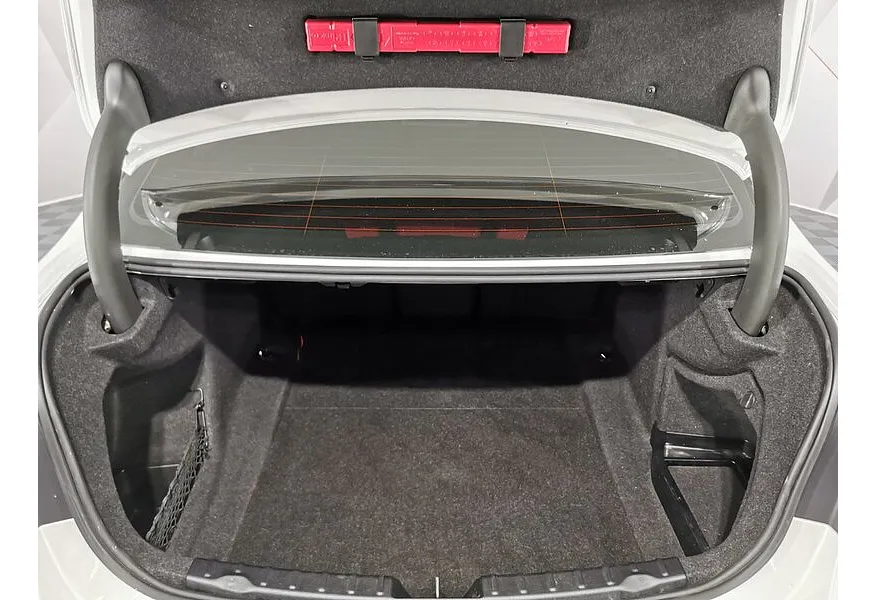 BMW 3 серия 318i AT (136 л.с.) Белый в АВИЛОН. Слайд №9