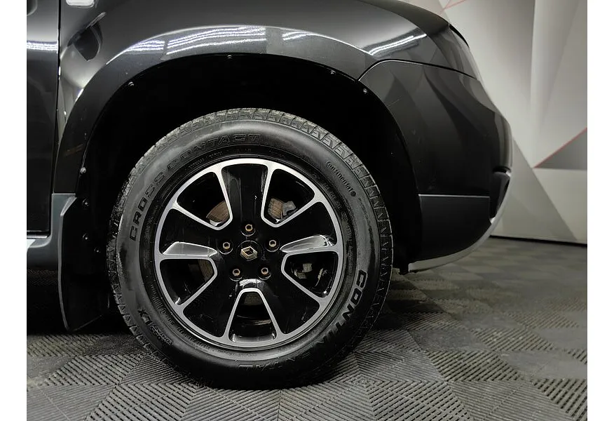 Renault Duster 1.5 dCI MT 4WD (110 л.с.) Черный в АВИЛОН. Слайд №9