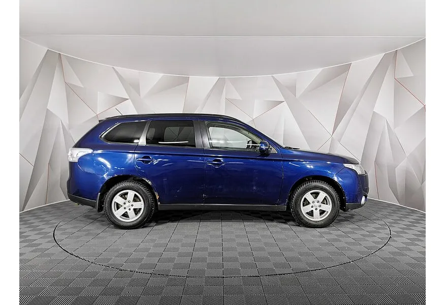 Mitsubishi Outlander 2.0 CVT 4WD (146 л.с.) Синий в АВИЛОН. Слайд №6 Mitsubishi Outlander 2.0 CVT 4WD (146 л.с.) Синий в АВИЛОН. Слайд №6