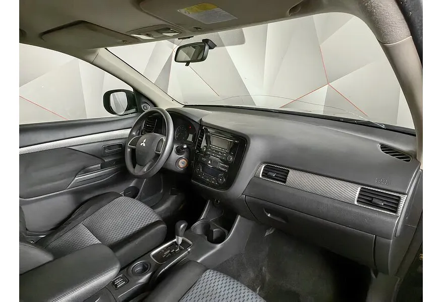 Mitsubishi Outlander 2.0 CVT (146 л.с.) Invite Черный в АВИЛОН. Слайд №13