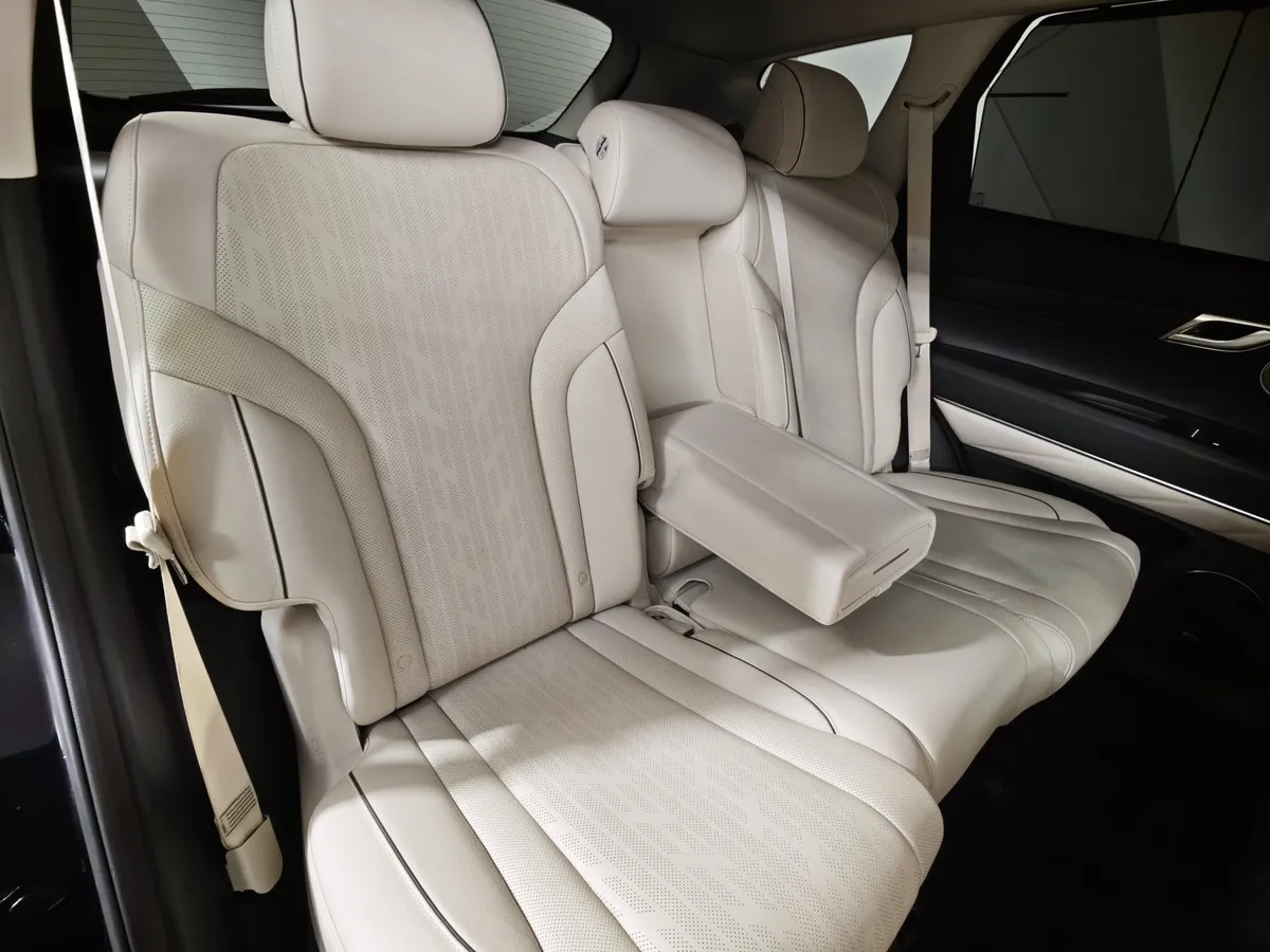 Genesis GV80 2.5 T-GDI 8AT 4WD (249 л.с.) Luxury Черный в АВИЛОН. Слайд №17