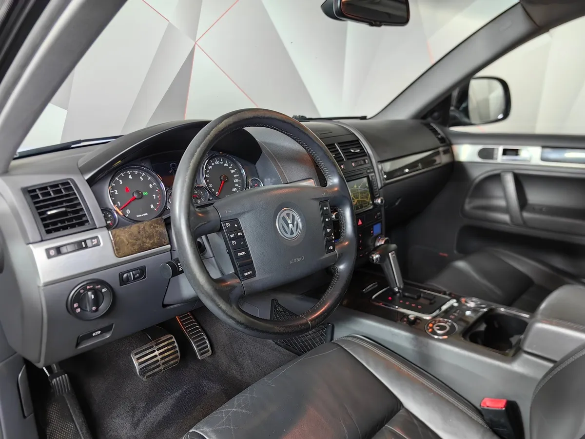 Volkswagen Touareg 4.2 Tiptronic (310 л.с.) Черный в АВИЛОН. Слайд №19