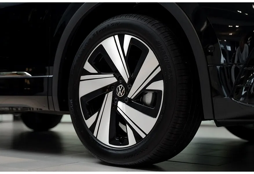 LIVE. Слайд №3