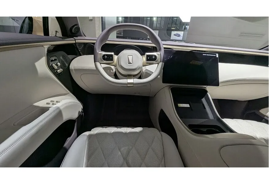 Avatr 11 116 kWh 4WD (578 л.с.) 5 мест Бежевый в АВИЛОН. Слайд №8