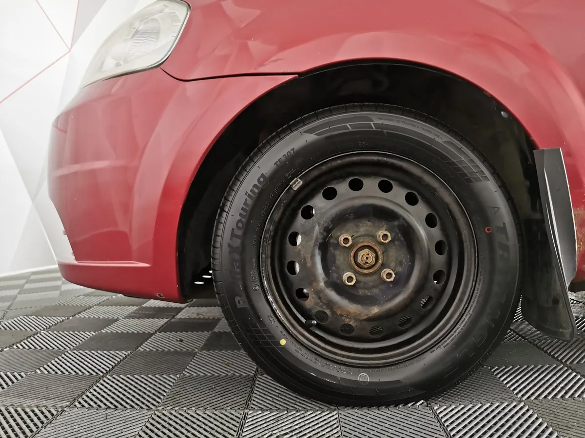 Chevrolet Aveo 1.4 MT (101 л.с.) Красный в АВИЛОН. Слайд №9