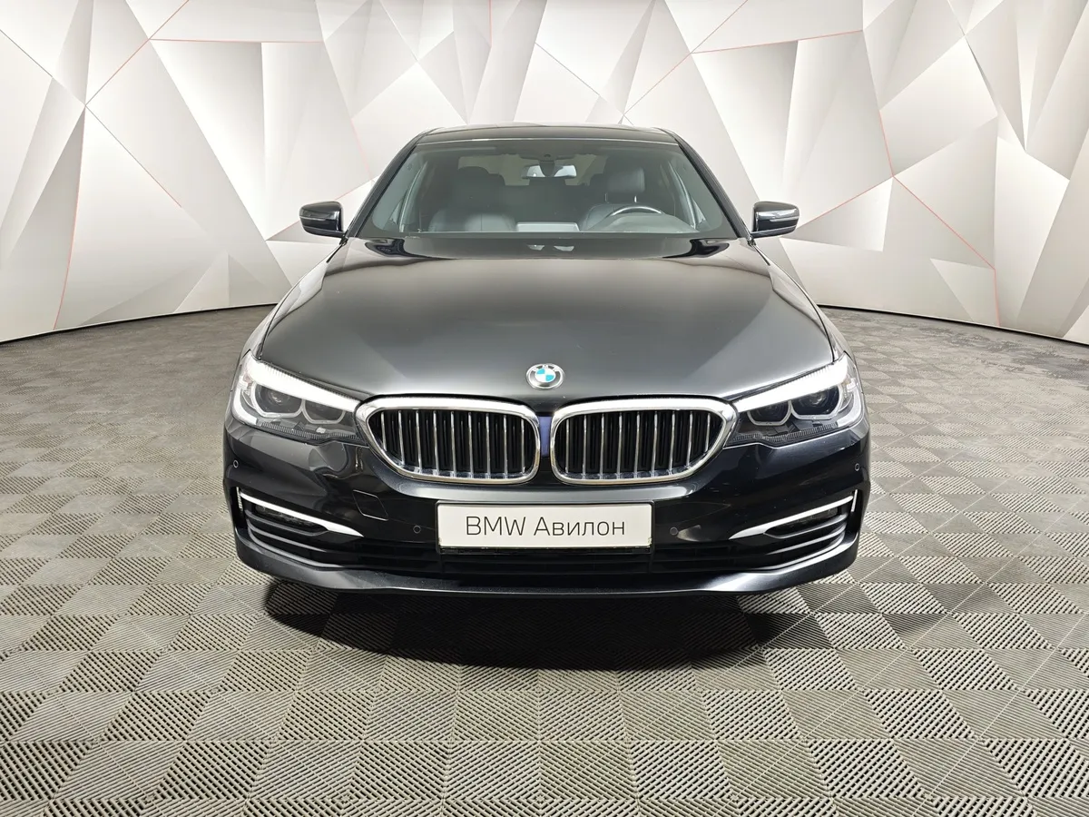 BMW 5 серия 520d xDrive Steptronic (190 л.с.) Черный в АВИЛОН. Слайд №3