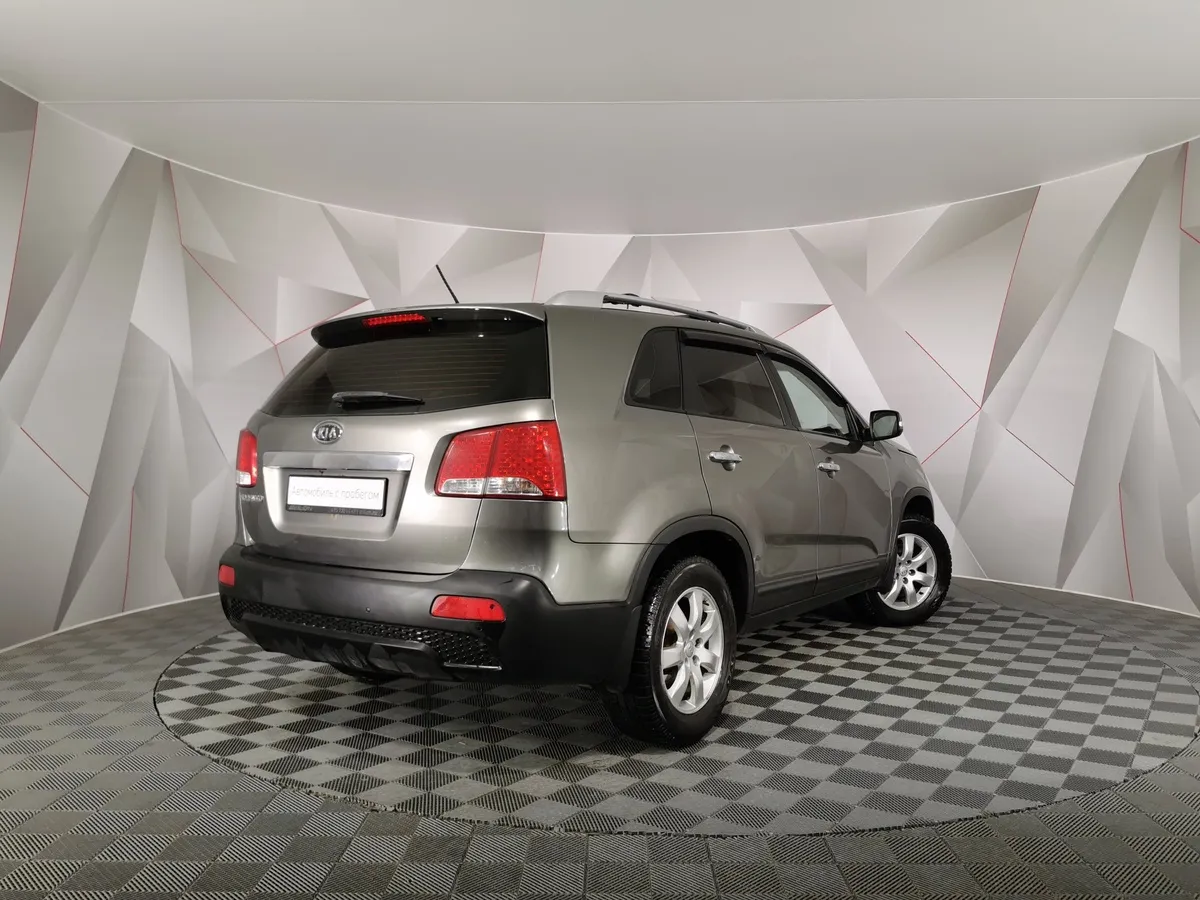 Kia Sorento 2.4 AT 4WD (175 л.с.) Comfort Серебристый в АВИЛОН. Слайд №2