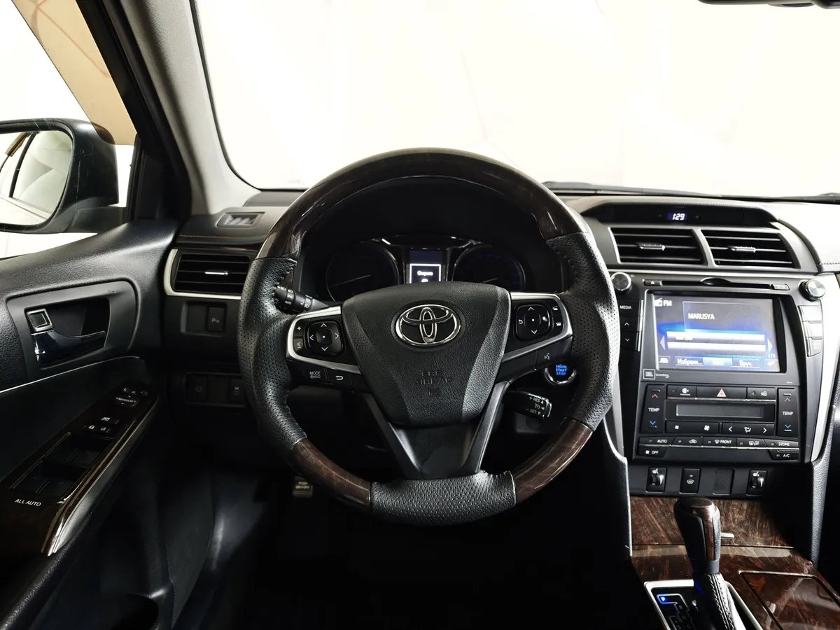 Toyota Camry 2.5 AT (200 л.с.) Белый в АВИЛОН. Слайд №20