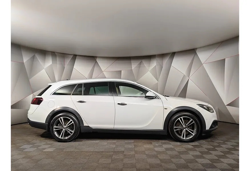 Opel Insignia 2.0 SIDI Turbo AT 4x4 (249 л.с.) Белый в АВИЛОН. Слайд №6