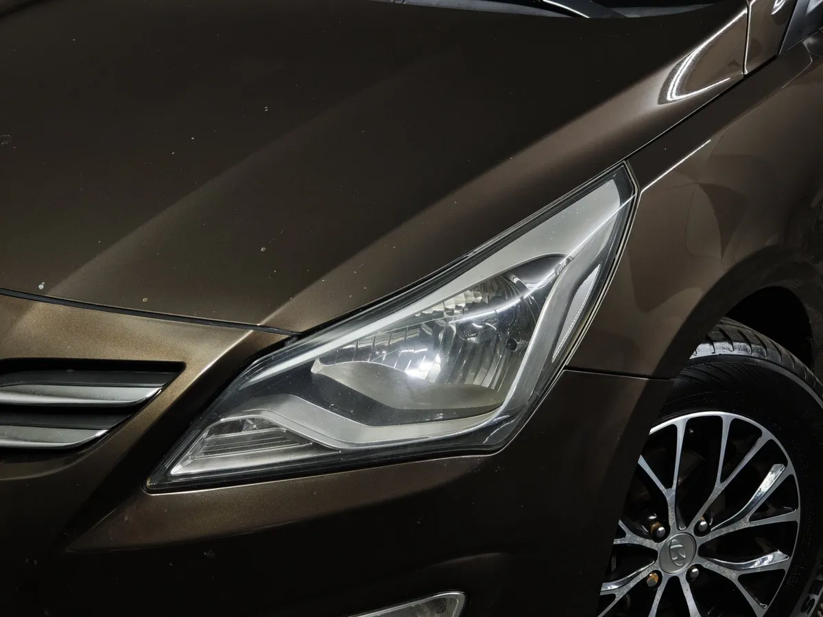 Hyundai Solaris 1.6 AT (123 л.с.) Classic + AC Коричневый в АВИЛОН. Слайд №10