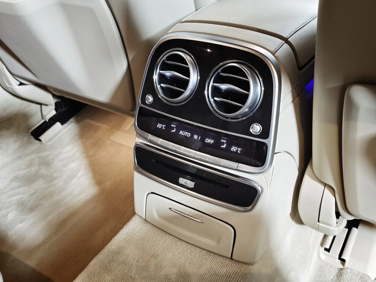 Mercedes-Benz S-Класс S 63 AMG 9G-Tronic 4Matic+ длинная база (612 л.с.) Черный в АВИЛОН. Слайд №28
