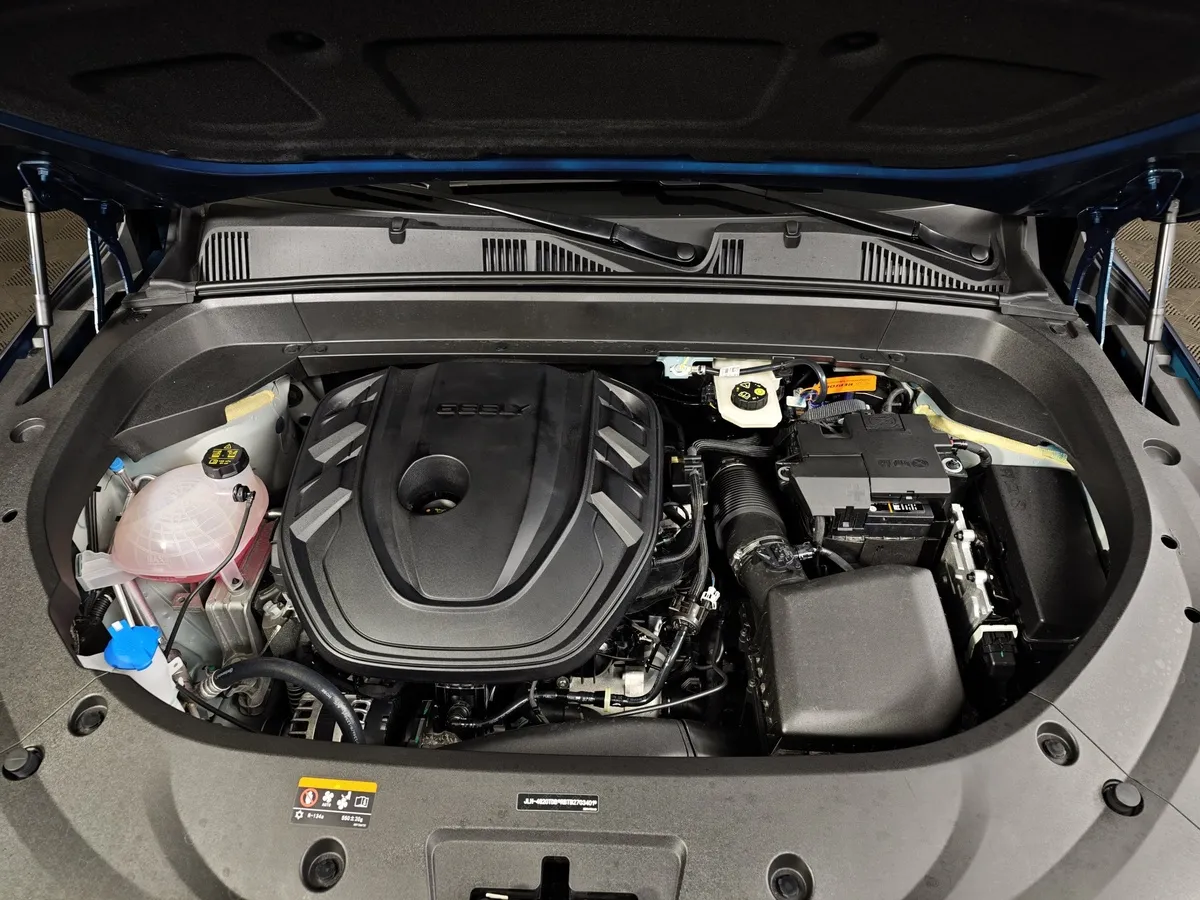 Geely Monjaro 2.0T 8AT 4WD (238 л.с.) Exclusive LE Синий в АВИЛОН. Слайд №11