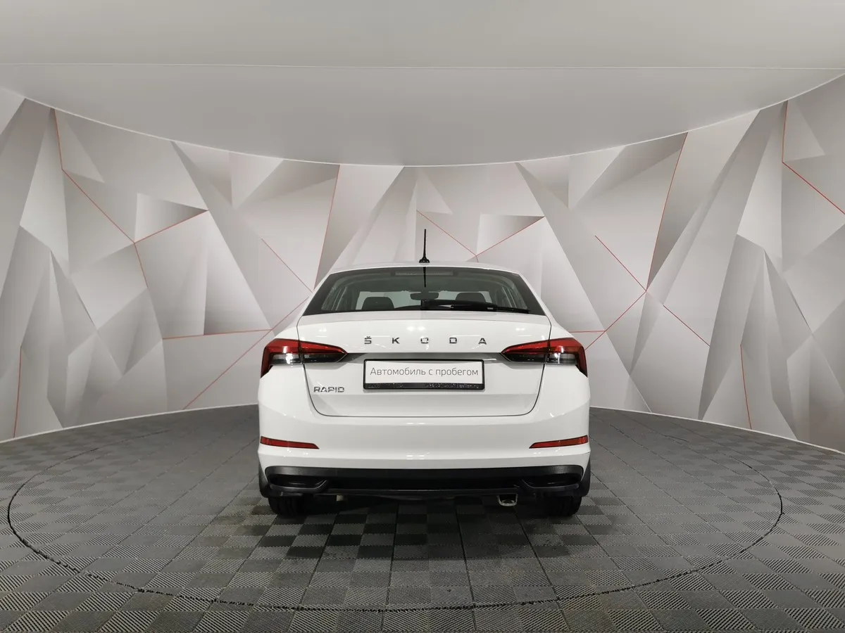 Skoda Rapid 1.6 AT (110 л.с.) Белый в АВИЛОН. Слайд №8
