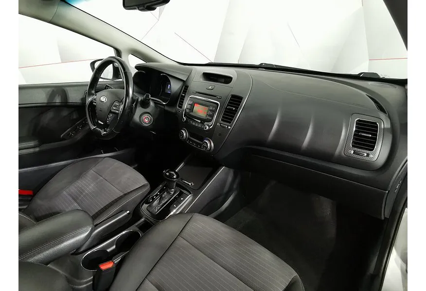 АВИЛОН - Kia Cerato 2.0 AT (150 л.с.) Серебристый - slide 8