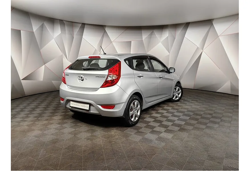Hyundai Solaris 1.6 AT (123 л.с.) Active Серебристый в АВИЛОН. Слайд №2